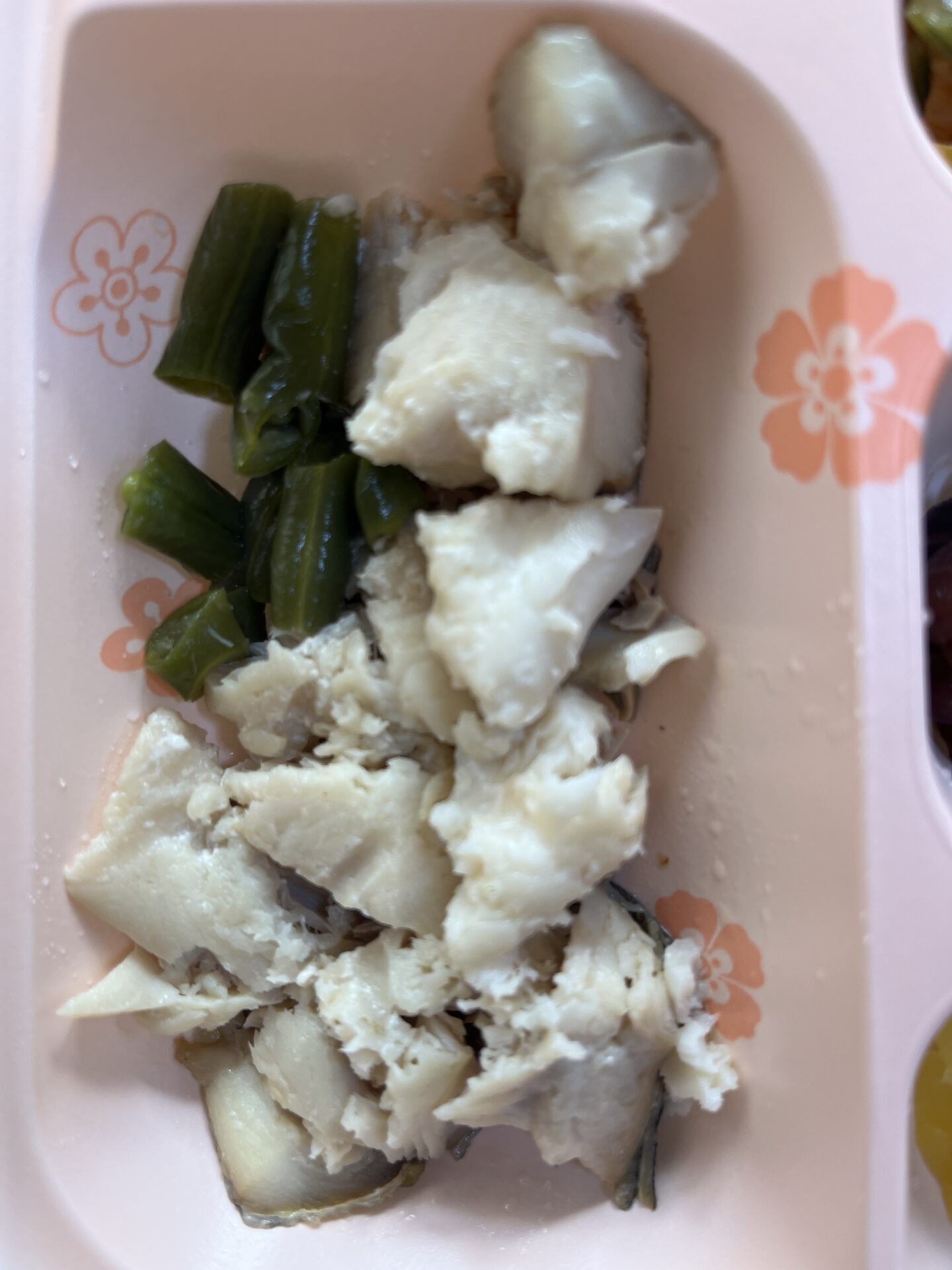 2025.5.19夜135-79-36.4
2025.5.20朝117-75-36.1
朝食　宅配クック123　刻み普通食
いい天気・・・近所のベランダや庭には沢山の洗濯物。
うちは昨日洗濯しちゃったからなぁ〜〜〜っと思っていると、母のオネショが発覚。
強制的に洗濯することが決定・・・（泣）。